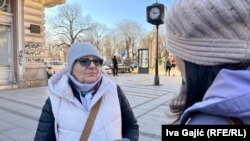 Nada Backović iz Beograda kaže da među pojedinim roditeljima u Srbiji postoji bojazan da vakcinišu decu jer "više ne postoji poverenje ni u šta".