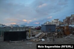 ტერიტორია სამშენებლო ნარჩენებითაა დაბინძურებული