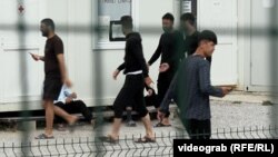 Migranti iz Avganistana, Maroka i Pakistana u kampu Lipa kod Bihaća, BiH (arhivska fotografija)