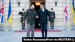 Volodimir Zelenski i Rishi Sunak ispred predsjedničke palače u Kijevu, 12. 1. 2024.
