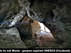 Bisera rupestră din Peștera Sfântul Grigorie Decapolitul.