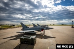 Aeronave militare în baza militară de la Mihail Kogălniceanu.