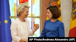 Președinta Comisiei Europene, Ursula von der Leyen, și președinta R. Moldova, Maia Sandu, la o conferință de presă comună la Chișinău, 31 mai 2023