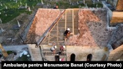 După 20 de zile petrecute în Bulgăruș, biserica are o altă înfățișare.