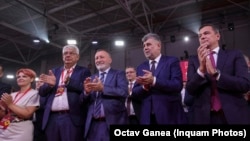 La congresul din august 2024, Sorin Grindeanu (primul din dreapta) era susținătorul lui Marcel Ciolacu, care s-a retras între timp de la șefia partidului.