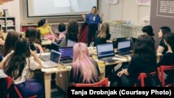 Radionica kreativne elektronike za devojke "Tink Punk", u Beogradu 27. maja 2023.