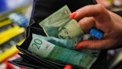 Srbi zabrinuti za svoja primanja uoči zabrane dinara na Kosovu