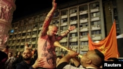 Северна Македонија - Прослава на плоштад „Македонија во Скопје по парламентарните и вториот круг претседателски избори, 8 мај 2024 година. 