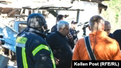 Viktor, koji je živeo u jednoj od kuća najteže oštećenih ruskom kliznom bombom, preživeo je. Njegov komšija nije.