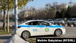 Автомашина патрульной полиции у места предполагаемой акции протеста