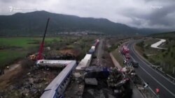 Железничка несреќа во Грција, најмалку 36 лица настрадале