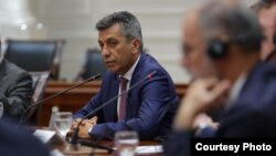 Архивска фотографија - Вицепремиерот Изет Меџити