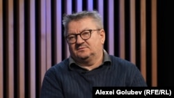 Istoricul român, Armand Goșu, în studioul Europei Libere de la Chișinău.