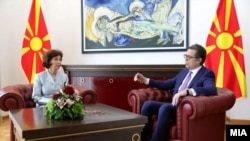 Северна Македонија - примопредавање на финкцијата меѓу Стево Пендаровски, досегашен претседател на Северна Македонија и новата претседателка Гордана Сиљановска-Давкова, Скопје, 12 мај 2024 година.