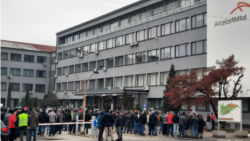 Protest radnika ArcelorMittala: 'Zbog plaće mi se plače'
