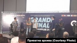 Виктор и Марио во Бразил за време на доделувањето на наградата