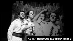 Secvență din piesa de teatru a Ozanei Nicolau - DeConectat.