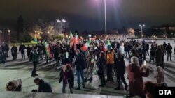 Десетки хора се събраха в София, за да изразят подкрепата си за жените в Иран, 12 ноември 2022 г.