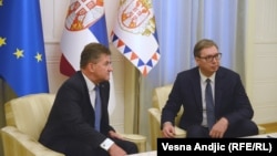 Претставникот на Европската унија за дијалог меѓу Белград и Приштина Мирослав Лајчак и претседателот на Србија Александар Вучиќ 
