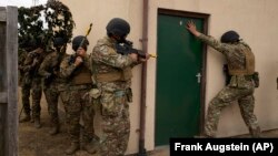 Program de instruire a recruților ucraineni în Marea Britanie