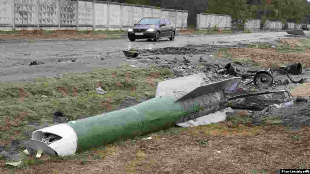 Makariv, 4. marta i 23. avgusta. Makariv je bio na prvoj liniji fronta, pa je bio pod stalnim artiljerijskim, tenkovskim i raketnim napadima.