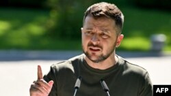 Украинският президент каза, че всички руснаци трябва да понесат тази отговорност, защото те са избрали Владимир Путин и не се борят срещу него