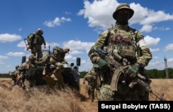 Forcat pushtuese ruse në rajonin ukrainas të Hersonit.