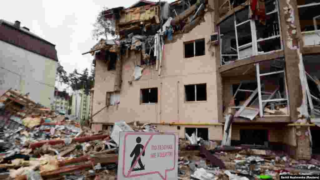 Irpin, 2. marta i 23. avgusta. Tokom ruske okupacije Irpina ubijeno je više od 200 civila, rekao je gradonačelnik Oleksandr Markušin. Grad je 28. marta potpuno oslobođen.