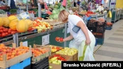 Više prodavaca nego kupaca na pijaci u Kragujevcu