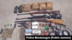 Zaplijenjeno oružje u jednoj od akcija crnogorske policije 28. aprila 2022. godine. Foto: Uprava policije CG 