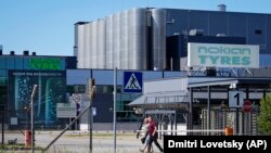 Anunțul privind noua fabrică ce se va deschide în România are loc după ce compania Nokian Tyres va renunța la cea din Rusia.