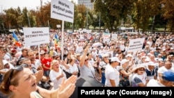 Protestatarii au cerut eliberarea deputatei „Șor” Marina Tauber, care se află de o lună în arest în Penitenciarul nr. 13 din Chișinău.