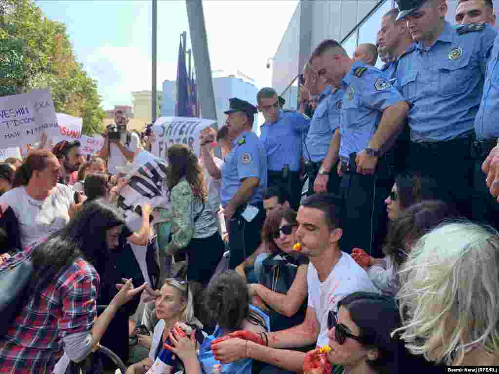 Pamje nga protesta në Prishtinë.