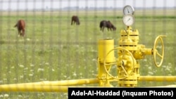 Romgaz, companie de stat, scoate gaz din perimetrul de la Caragele, județul Buzău, doar cu sonde de explorare - fără a atinge pungile principale cu resurse naturale. În imagine cadru surprins la Caragele în 2017, atunci când a fost inaugurată instalația de explorare.