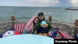 Porodica u Odesi na jugu Ukrajine, maj 2021. Ova crnomorska luka je godinu dana kasnije bila meta napada i blokade ruskih snaga. Prvi brod sa žitaricama isplovio je 1. avgusta nakon globalne krize sa hranom koju je izazvala ruska invazija.