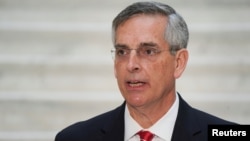 Bred Rafensperger, državni sekretar u državi Džordžija, rekao je da je video "očigledno lažan" i da su ga verovatno proizvele "ruske farme trolova". Fotografija: 2. decembar 2020.