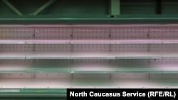 Пустые полки магазина в Чечне во время карантина, март 2020