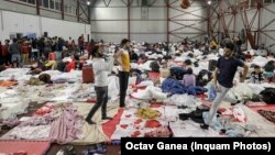 O sală de sport din Voluntari, lângă București, a fost transformată într-un centru pentru cazare persoane din Ucraina. Statul a organizat spații de cazare în săli de sport, cămine culturale, internate, iar pentru aceste servicii urmează să primească 50 de lei pe zi/persoană.