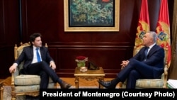 Presidenti i Malit të Zi, Millo Gjukanoviq (djathtas) dhe kryeministri i Malit të Zi, Dritan Abazoviq - fotografi arkivi.