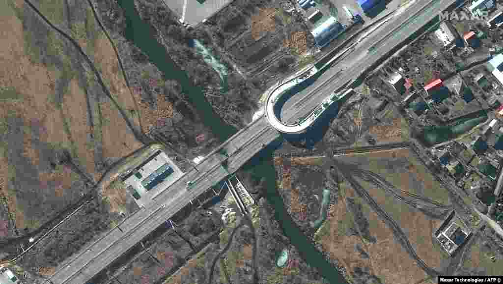 Повреден мост в Стоянка, северно от Киев, 28 февруари.