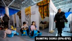 Copii refugiați din Ucraina în centrul de primire de la Moldexpo