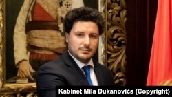 U toku su pregovori o formiranju manjinske Vlade koje vodi mandatar Abazović (na fotografiji, mart 2022.) sa političkim predstavnicima opozicije i dijelom partija iz dosadašnje vlasti.