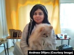 Khouloud l-a purtat pe Zeus în brațe câțiva kilometri buni de mers pe jos până la graniță.