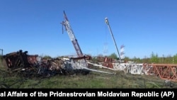 Mai multe explozii s-au înregistrat marți dimineață în parcul de antene radio din localitatea Maiac/ raionul Grigoriopol din Transnistria. Ucraina spune că este vorba de diversiuni ale Rusiei, Rep.Moldova că e vorba de forțe interne interesate în sporirea tensiunilor. Europa Liberă nu crede că declarațiile se contrazic.
