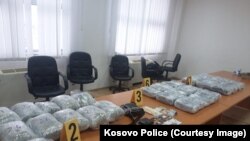 Droga zaplenjena tokom akcije u Južnoj Mitrovici i Kosovu Polju 20. aprila 2022. godine.