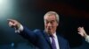 Președintele Reform UK, Nigel Farage, principalul artizan al ieșirii Marii Britanii din Uniunea Europeană și autor al știrii false despre românii care mănâncă lebede din parcurile regale.