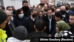 Американскиот државен секретар Eнтони Блинкен се сретна со бегалците во прифатниот центар за бегалци на украинско-полскиот граничен премин во Корчова, Полска, 5 март 2022 година.