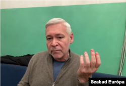 Ihor Terekhov harkivi polgármester Zoom-beszélgetésen 2022. március 9-én