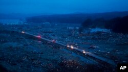 Пътят, преминаващ през заличено градче през 2011 г.