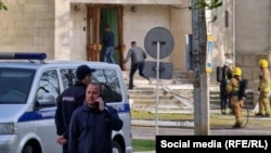 Imagini apărute în rețelele de socializare online înfățișează intervenția miliției și pompierilor transnistreni la sediul „MGB” de la Tiraspol, în urma incidentului din 25 aprilie 2022